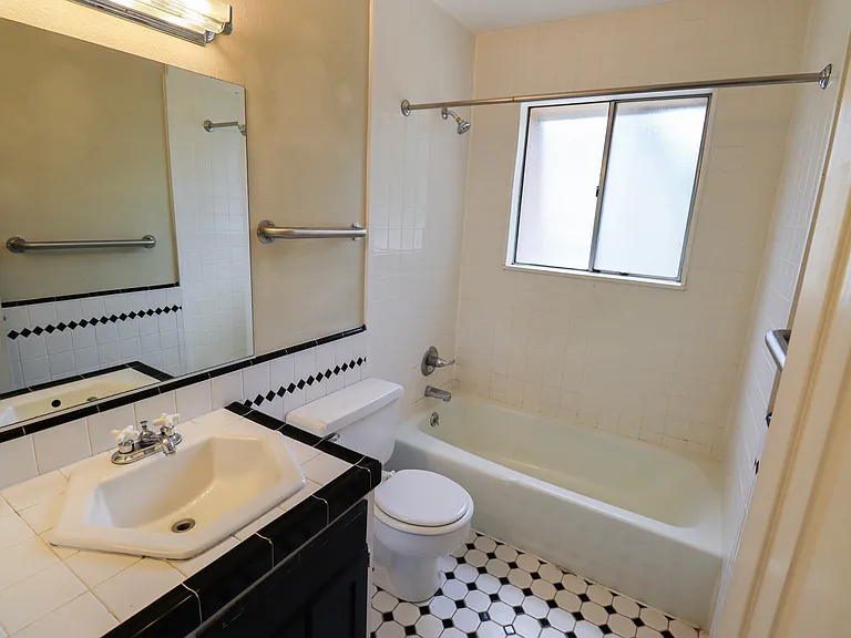 2759 Leisure Dr — Photo 7