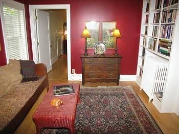3rd image of 1064 E Circle Dr