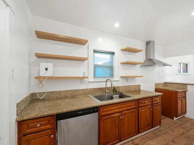 1418 W 69th St — Photo 15