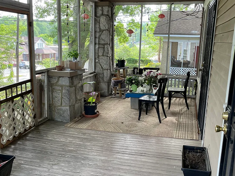 954 Dill Ave SW #B — Photo 3