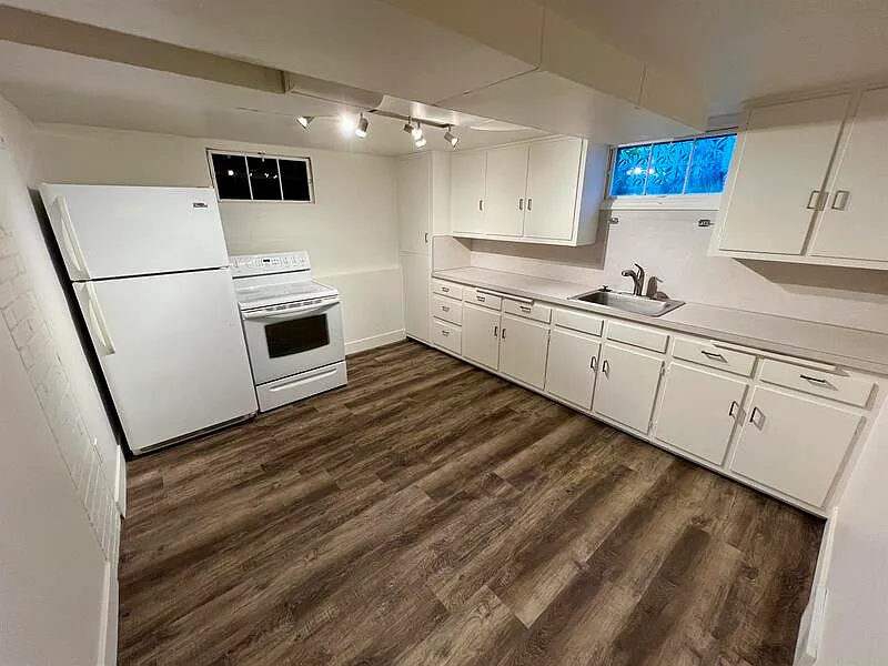 Building Photo - 144 S 100 W #2