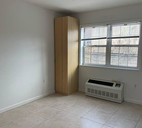 4th image of 30-50 38th St #2R