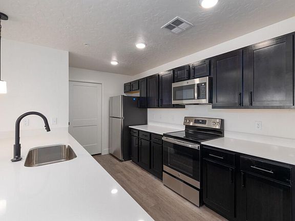 3rd image of 221 E Maine Ave #3fc7b0f5e