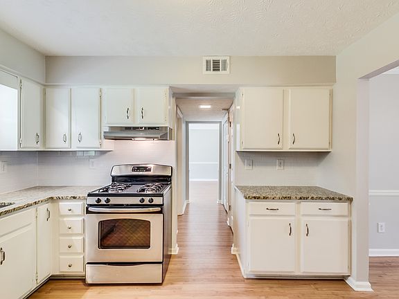 3rd image of 795 Crab Orchard Ct