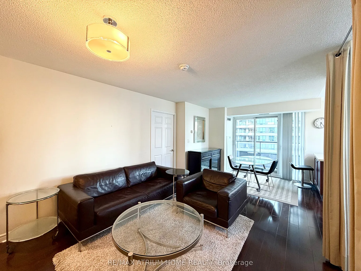 3 bed, $3,000 — Photo 4