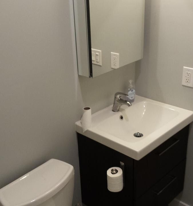 bathroom 02