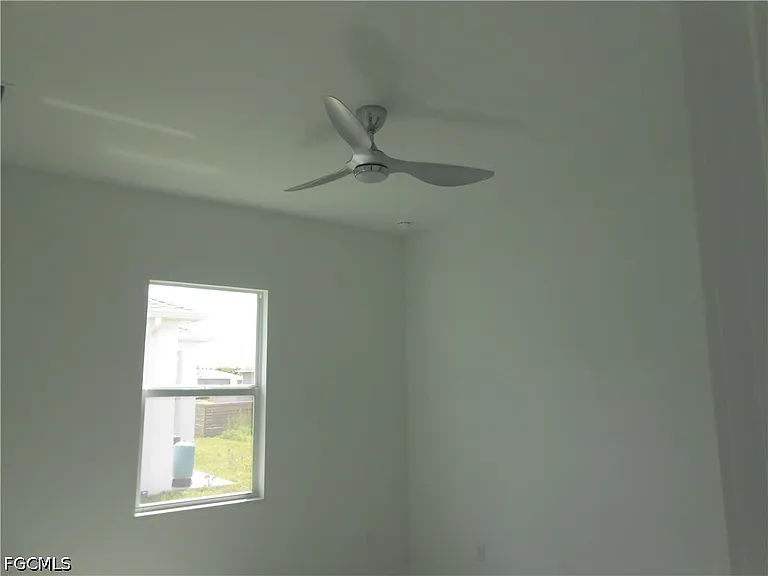 320 Poplar St — Photo 13