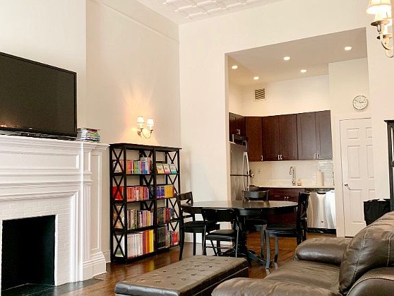 2nd image of 14 E 80th St #2S