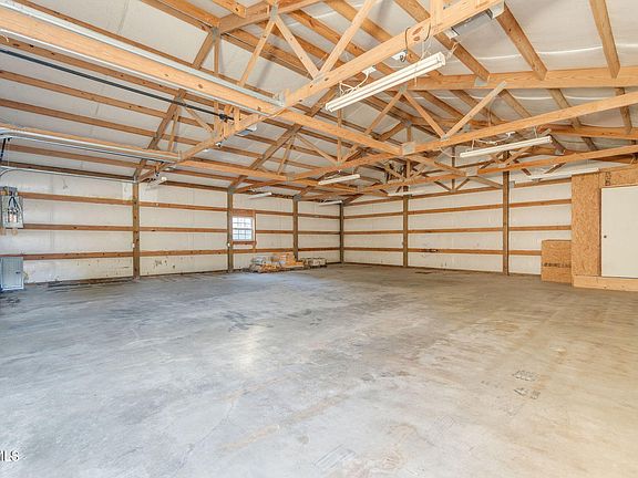5th image of 418 Parker Estates Rd