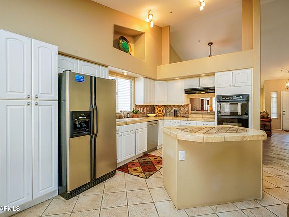 5th image of 9004 E Meadow Hills Dr