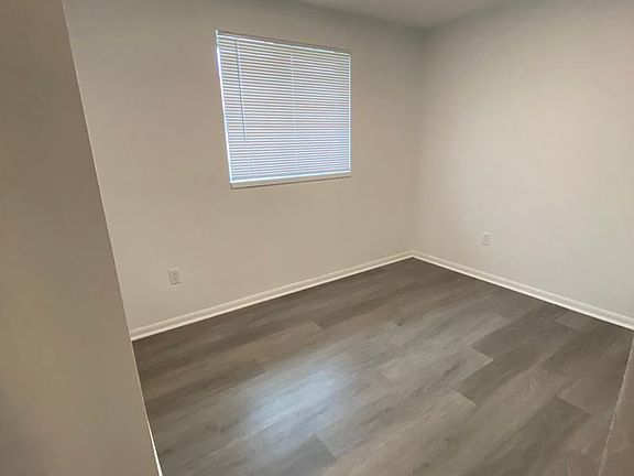 5th image of 6504 N Altamont St Unit A