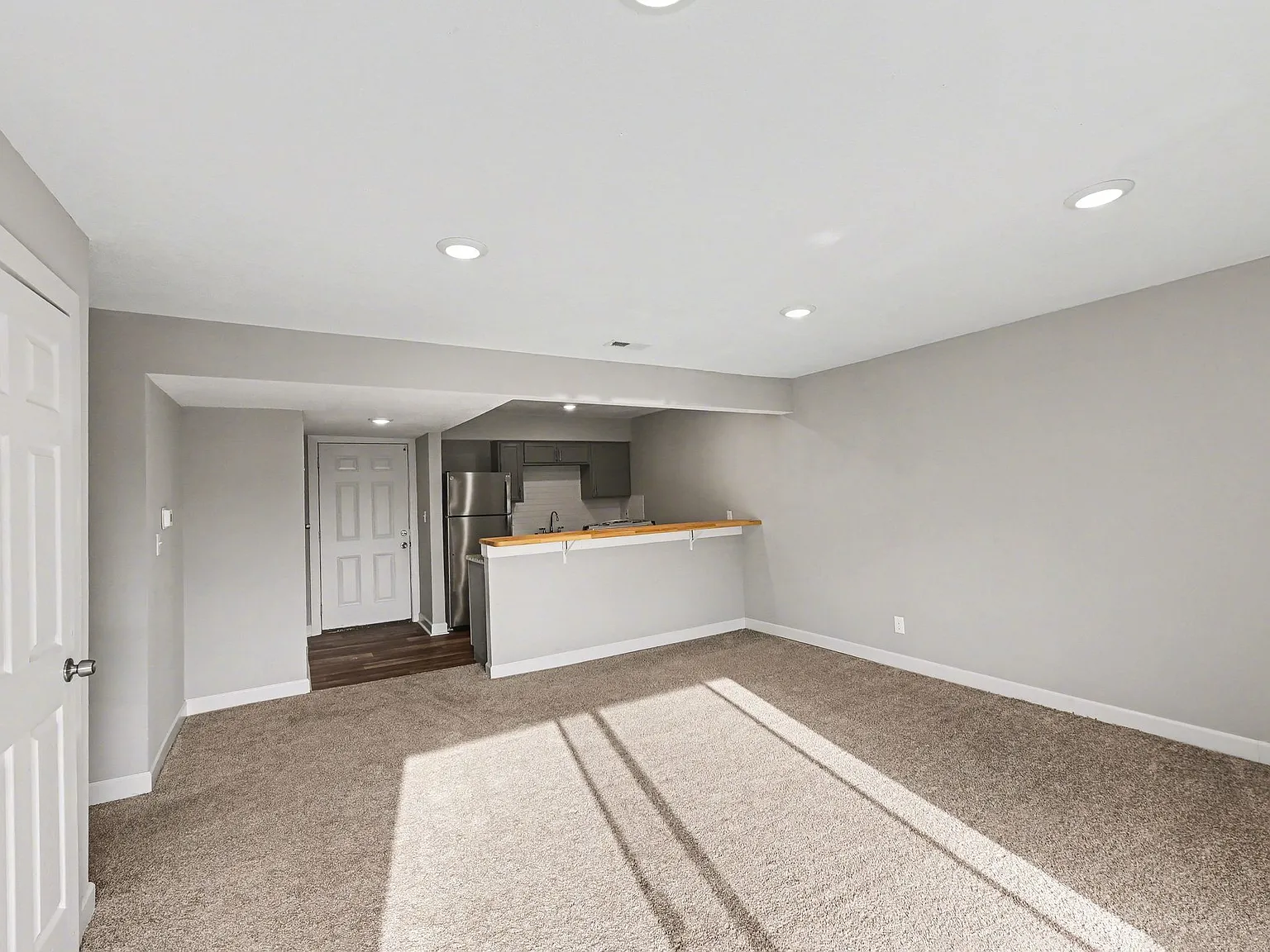 Meadowbrook Apartments — Photo 4