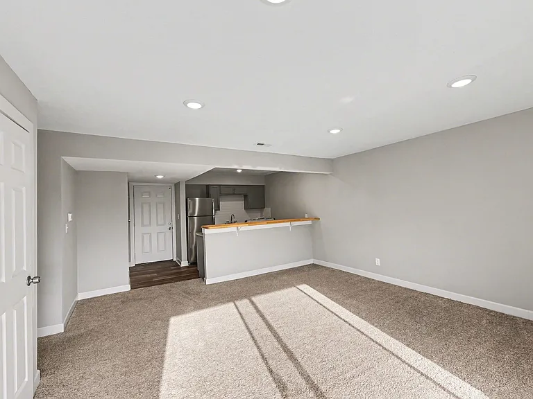 Meadowbrook Apartments — Photo 4