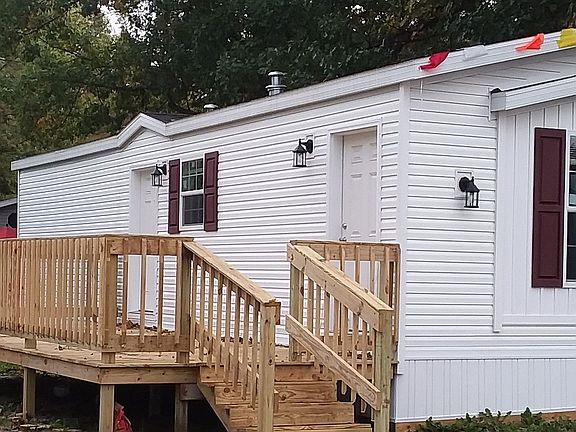 2nd image of 292 South Dr #1a4
