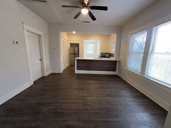 3rd image of 108 Bedford St