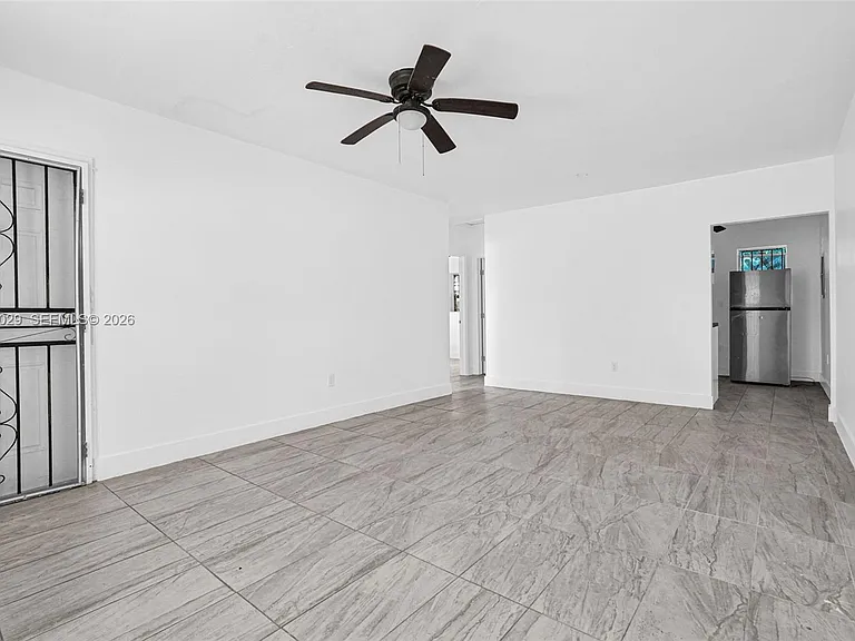 14600 NE 14th Ave #1 — Photo 12