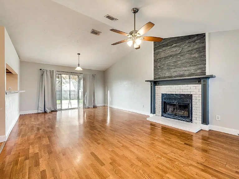 3728 Staghorn Cir S — Photo 4