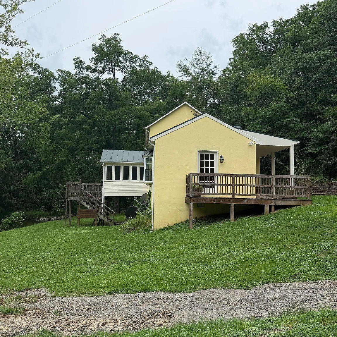 3 bed, 2.0 bath, 1800 sqft, $3,500 — Photo 4