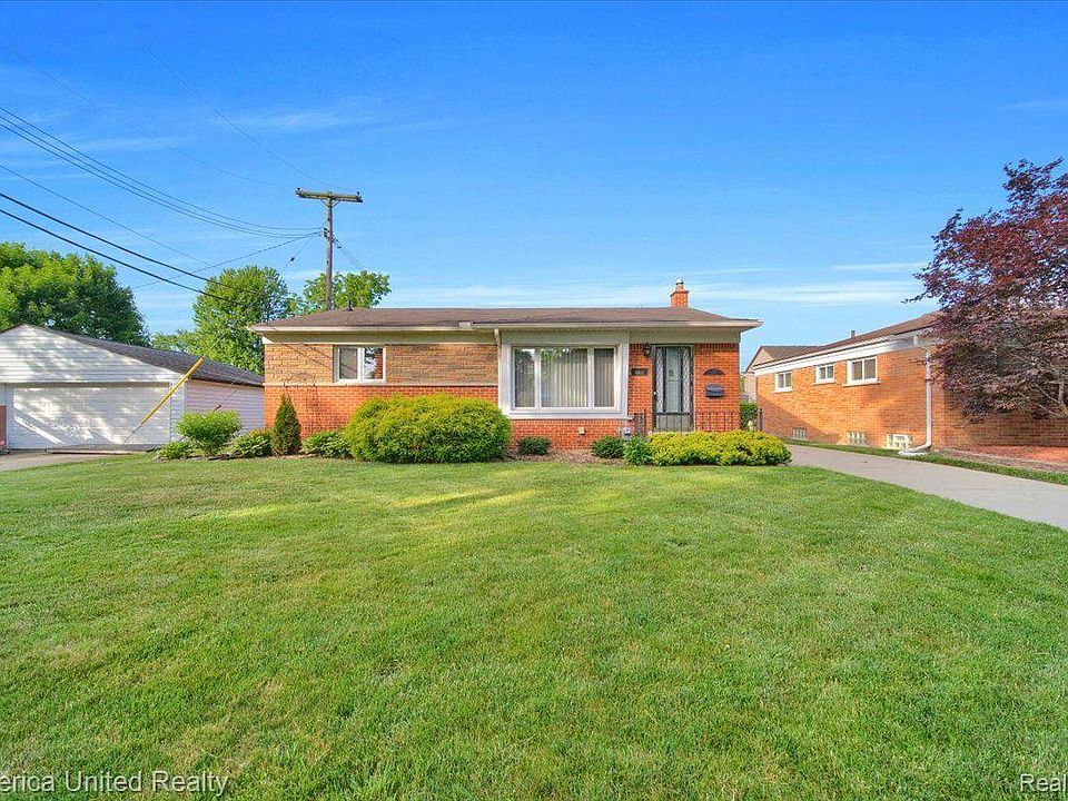 1st image of 32657 Merritt Dr