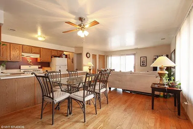2 bed, $1,800 — Photo 3