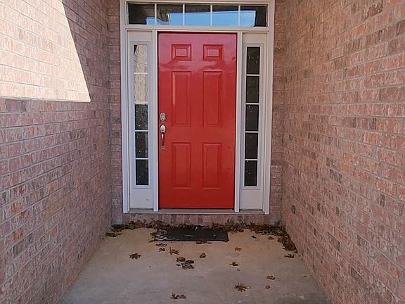 3rd image of 3907 SW Huckleberry St