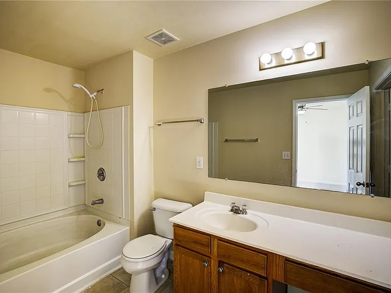 2247 Landing Ridge Dr — Photo 17