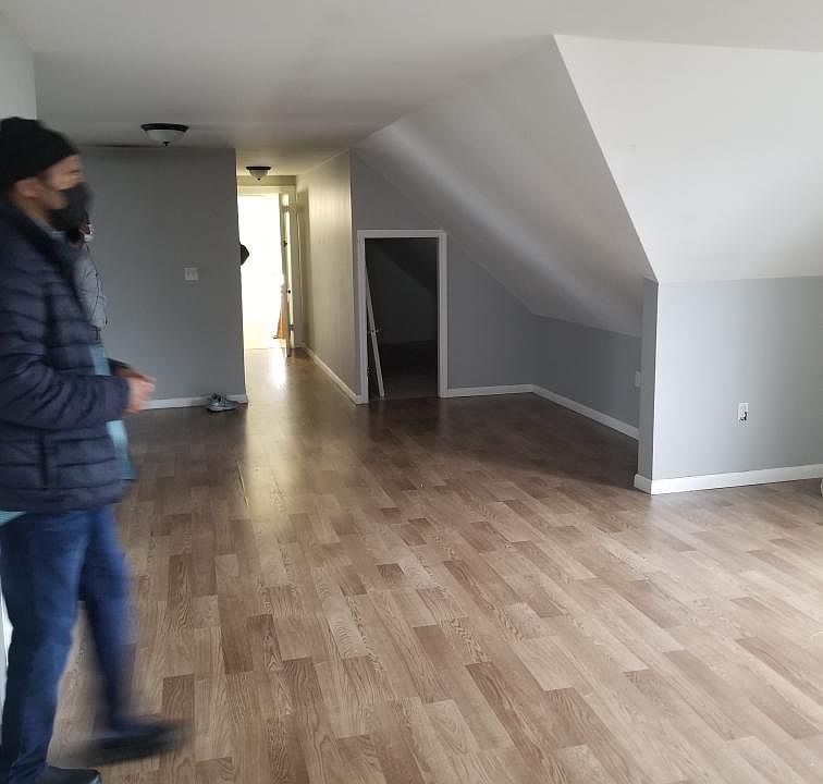 1st image of 37 Beekman Ave Floor 3