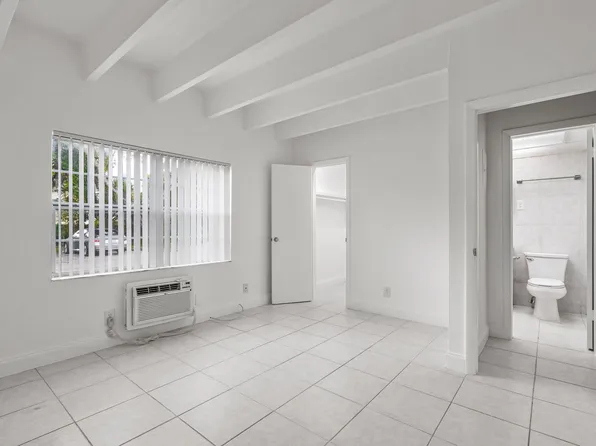 Boca Hacienda, 330 NW 20th St APT 210, Boca Raton, FL 33431