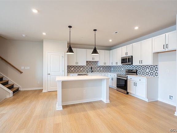 2nd image of 3426 Carlton St #10A