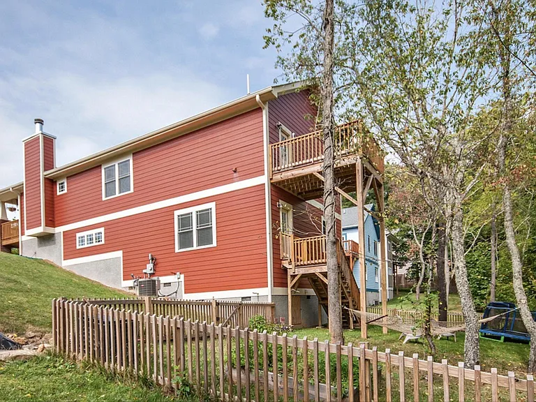 144 Estelle Park Dr — Photo 2