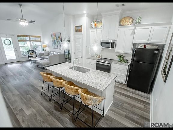 3rd image of 8136 Village Lake Ave