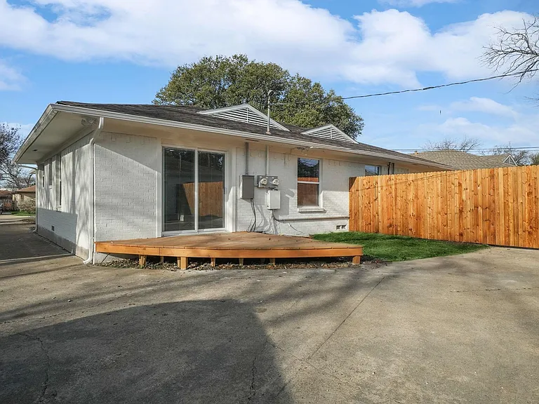 6449 Lontos Dr — Photo 9