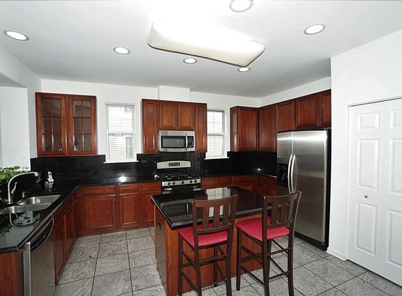 5th image of 10861 Cortland Ln