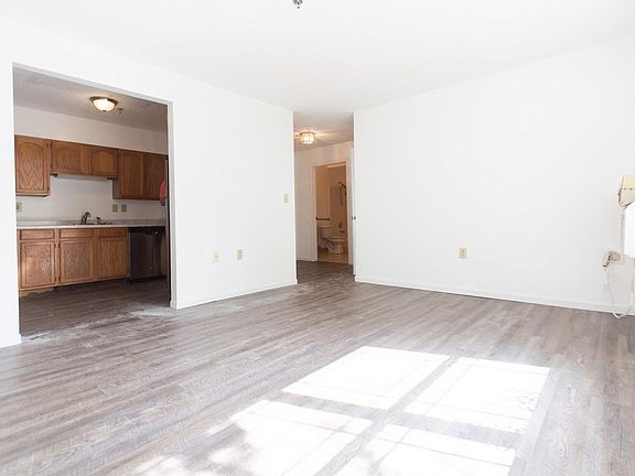 4th image of 3057 Obryon St #17