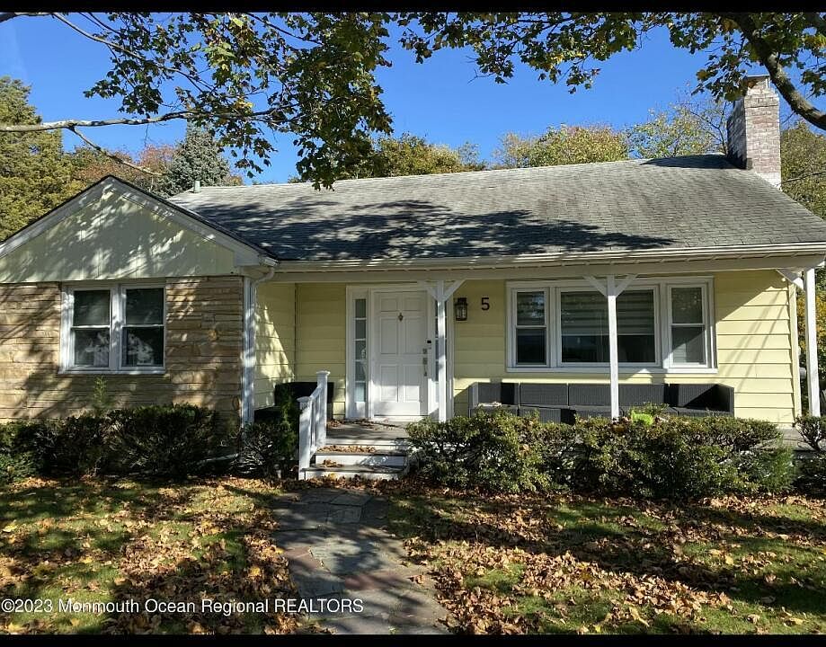 1st image of 5 Nolan Dr