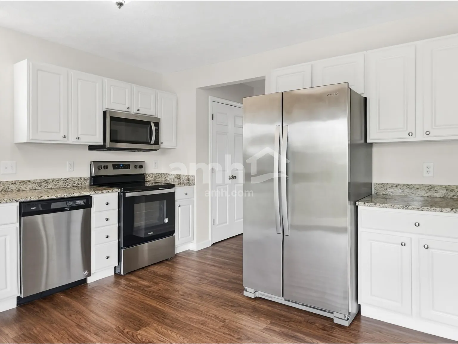 4 bed, 2.5 bath, 1903 sqft, $2,000 — Photo 4