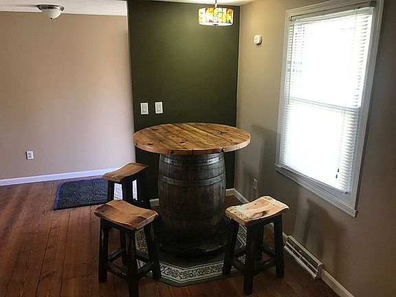 2nd image of 512 Wyoga Lake Blvd