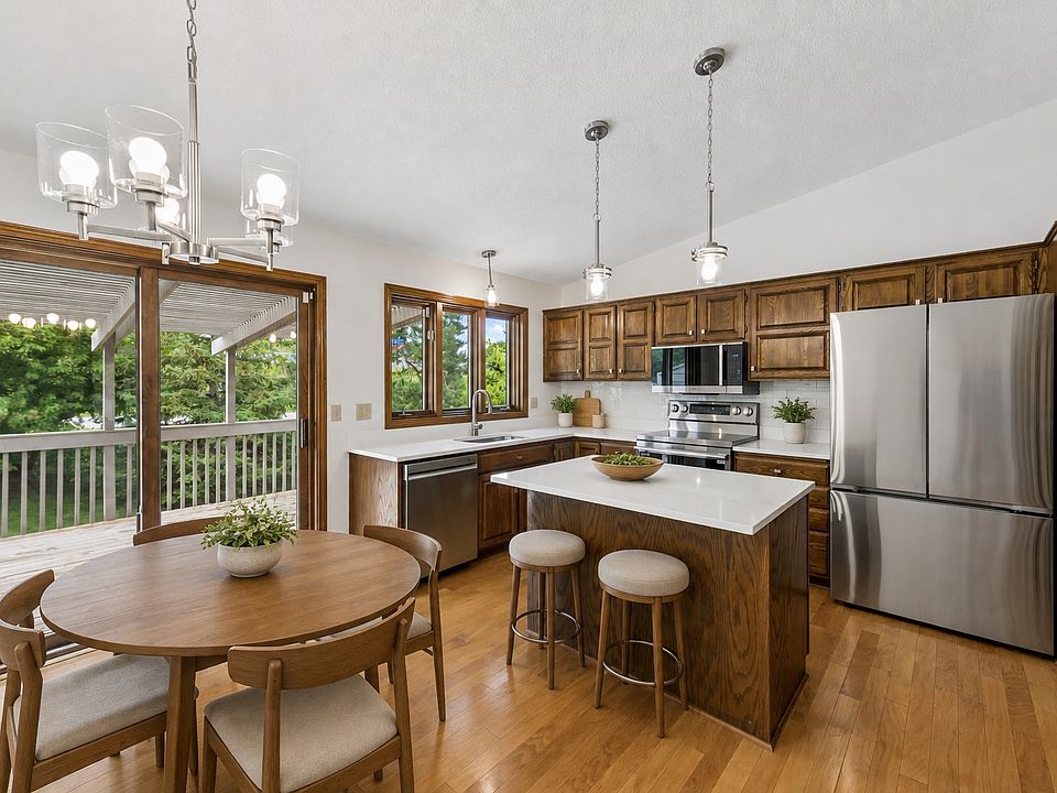 1st image of 9526 Woodbridge Rd