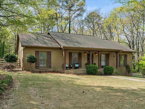 2nd image of 4010 Meadowood Dr