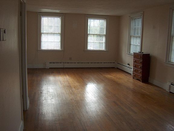 2nd image of 34 Broad St APT 1