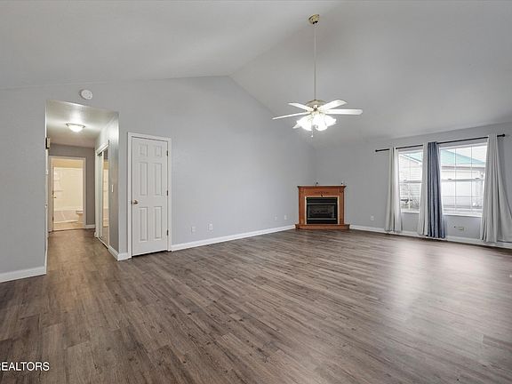 4th image of 105 Pleasant View Dr