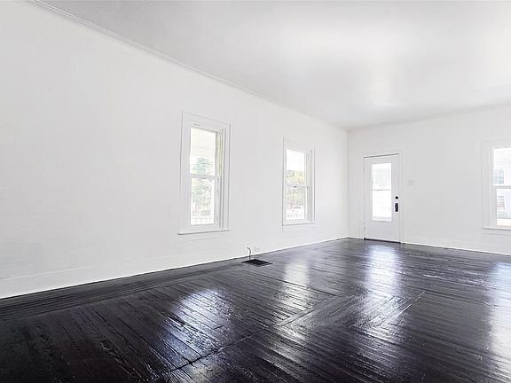 4th image of 1408 W Main St