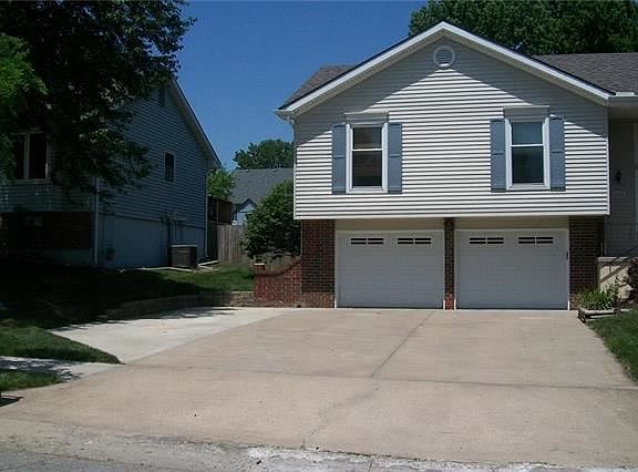 2nd image of 1604 Tudor Ln
