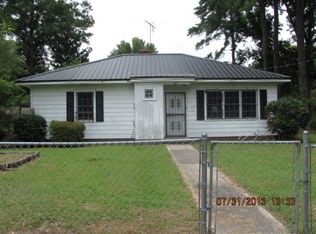 504 Larkspur Rd, Kinston, NC 28501
