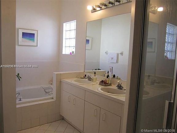 5th image of 9951 NW 29th St #1