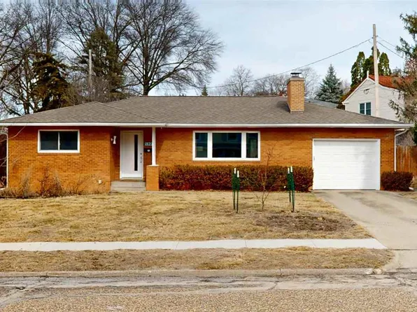 1822 Glendale Rd, Iowa City, IA 52245