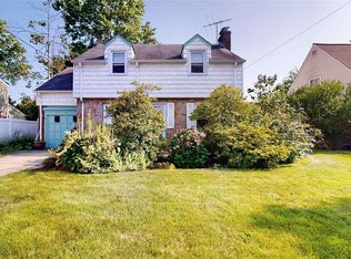 834 Wesley St, Baldwin, NY 11510