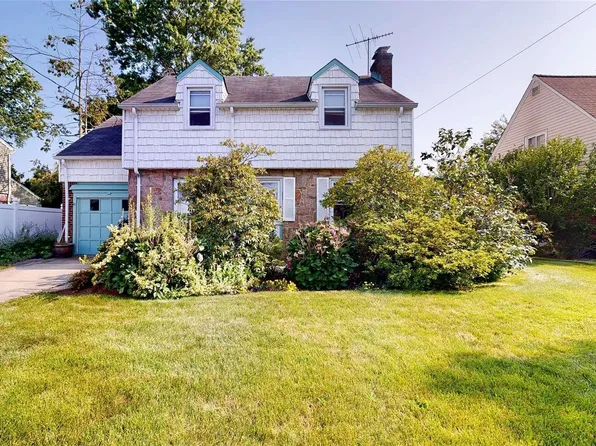 834 Wesley Street, North Baldwin, NY 11510