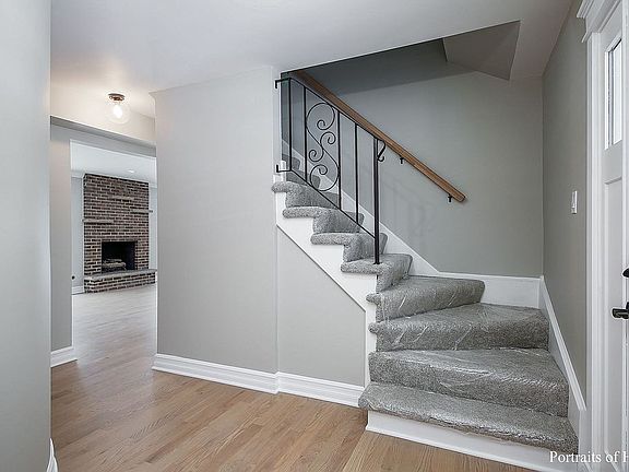 3rd image of 24W616 Woodcrest Dr