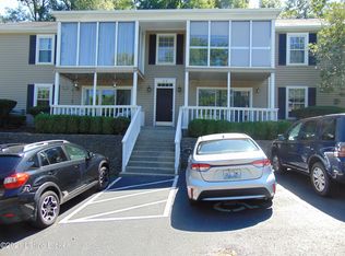 410 Mockingbird Valley Rd APT 22, Louisville, KY 40207